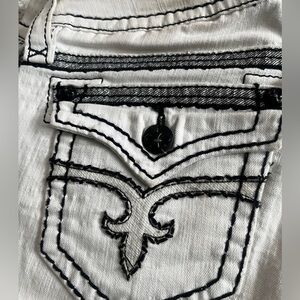 Buckle Rock Revival White Maggie Capri Jean with Black Easy stitching size 28